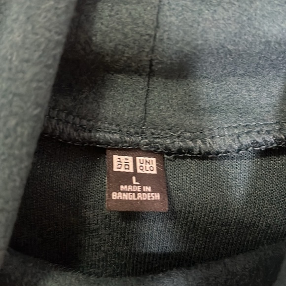 UNIQLO HEAT TECH TURTLE NEXK - Picture 3 of 4
